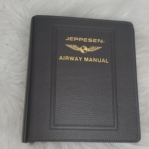 Jeppesen Airway manual binder great condition